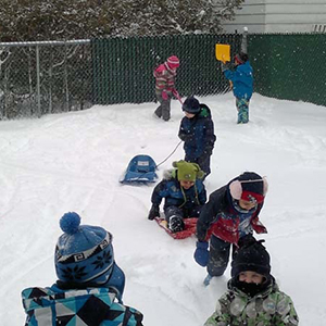 Garderie-TCHA-TCHA-TCHA-Daycare-Preschool-Kids-playing-snow.jpg