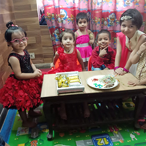 KIDS-DWARKA-DAY-CARE-PLAY-SCHOOL-3.jpg